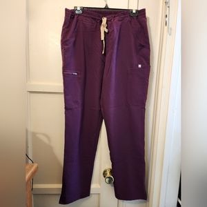 Figs Skinny petite scrub pants in Deep Purple size Medium